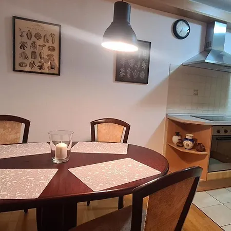 Schollers Restaurant & 3* ريندسبورغ