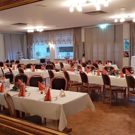 Schollers Restaurant & Hotel Рендсбург
