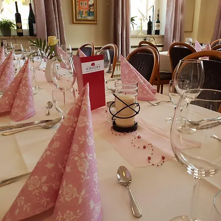 Schollers Restaurant & 3*