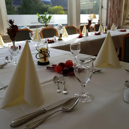 فندق Schollers Restaurant & ريندسبورغ