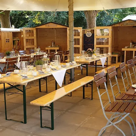 Отель Schollers Restaurant & Hotel Рендсбург